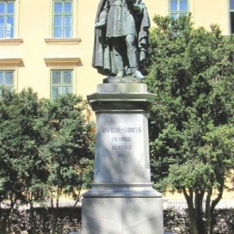 Kisfaludy Sándor balatonfüredi szobra, fényképen (Forrás: wikimapia.org)